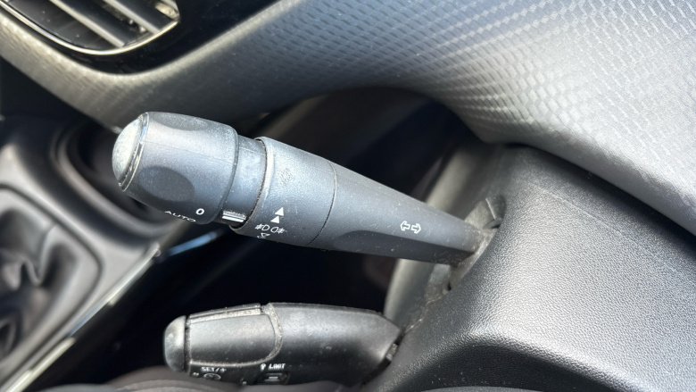 Peugeot 2008 1.2 PureTech Allure Premium 5dr [Start Stop] Petrol Estate